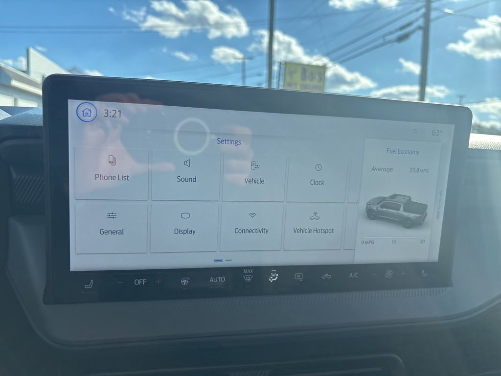 New 2025 Ford Maverick XLT w/ XLT Luxury Package image 14