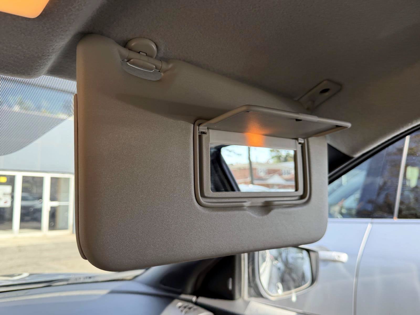 Used 2020 Nissan Kicks SR FWD image 29