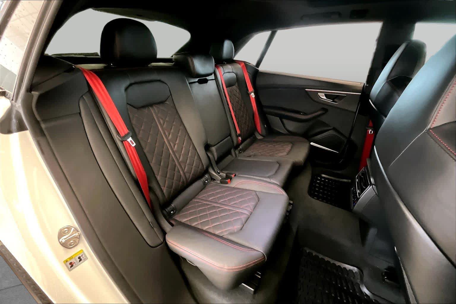 Used 2025 Audi SQ8 Prestige AWD/4WD image 19