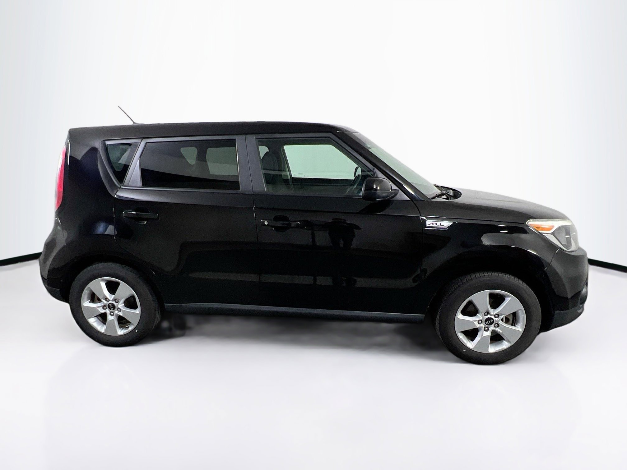 Used 2018 Kia Soul FWD image 4