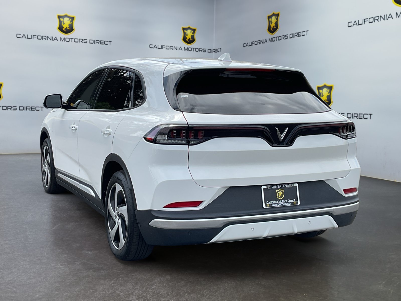 Used 2023 VinFast VF 8 Eco AWD/4WD image 7