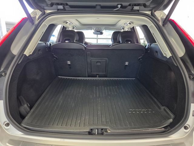 Certified 2023 Volvo XC60 B5 Core w/ Climate Package image 19