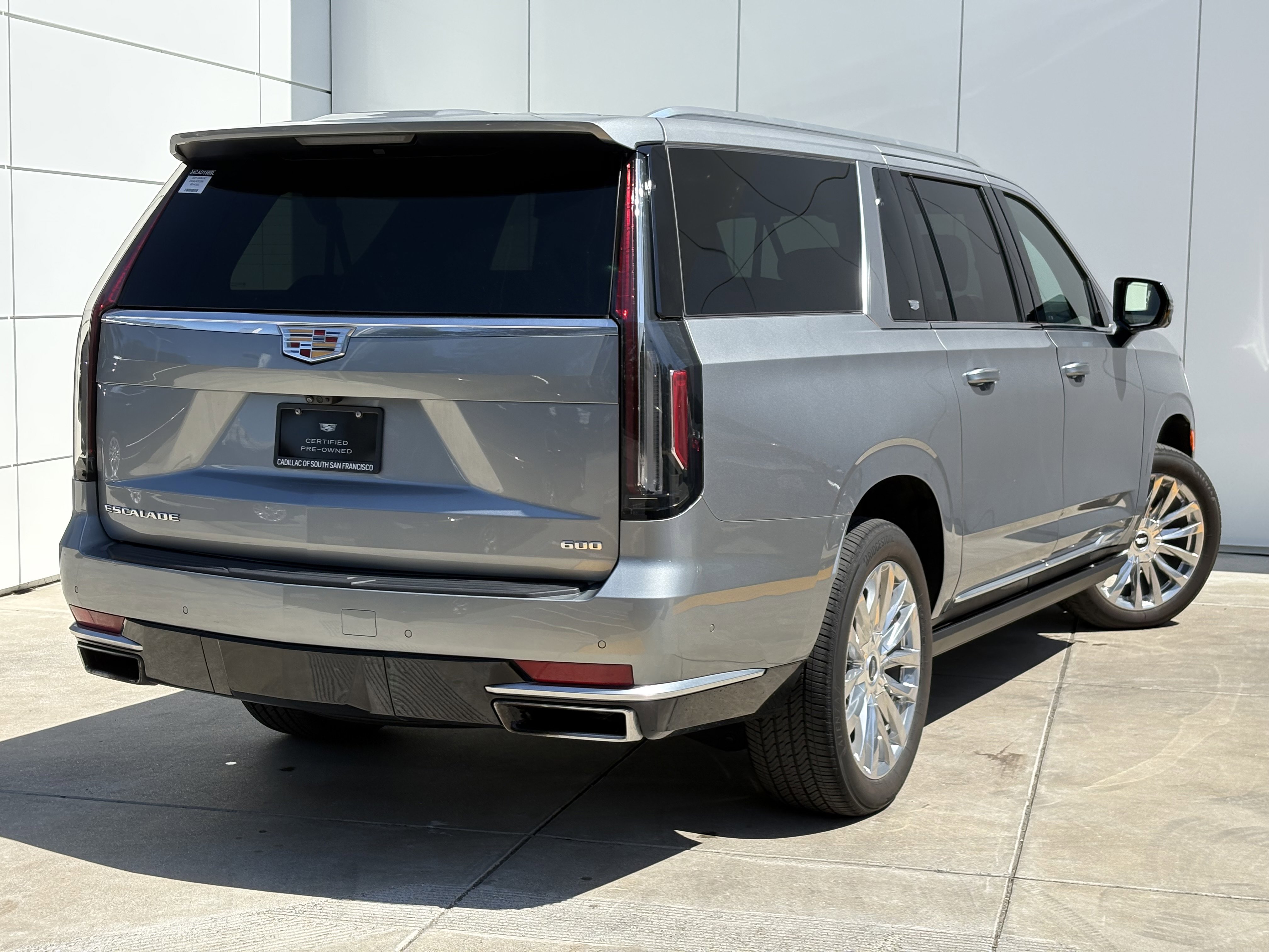 Used 2024 Cadillac Escalade ESV Premium Luxury w/ Performance Package AWD/4WD image 7