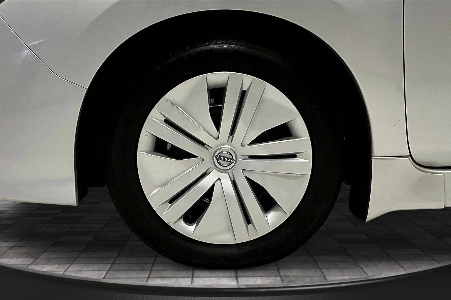 Used 2023 Nissan Leaf S FWD image 32