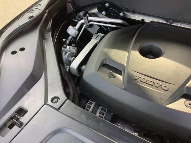 Used 2016 Volvo XC90 T6 Momentum w/ Momentum Plus Package image 16
