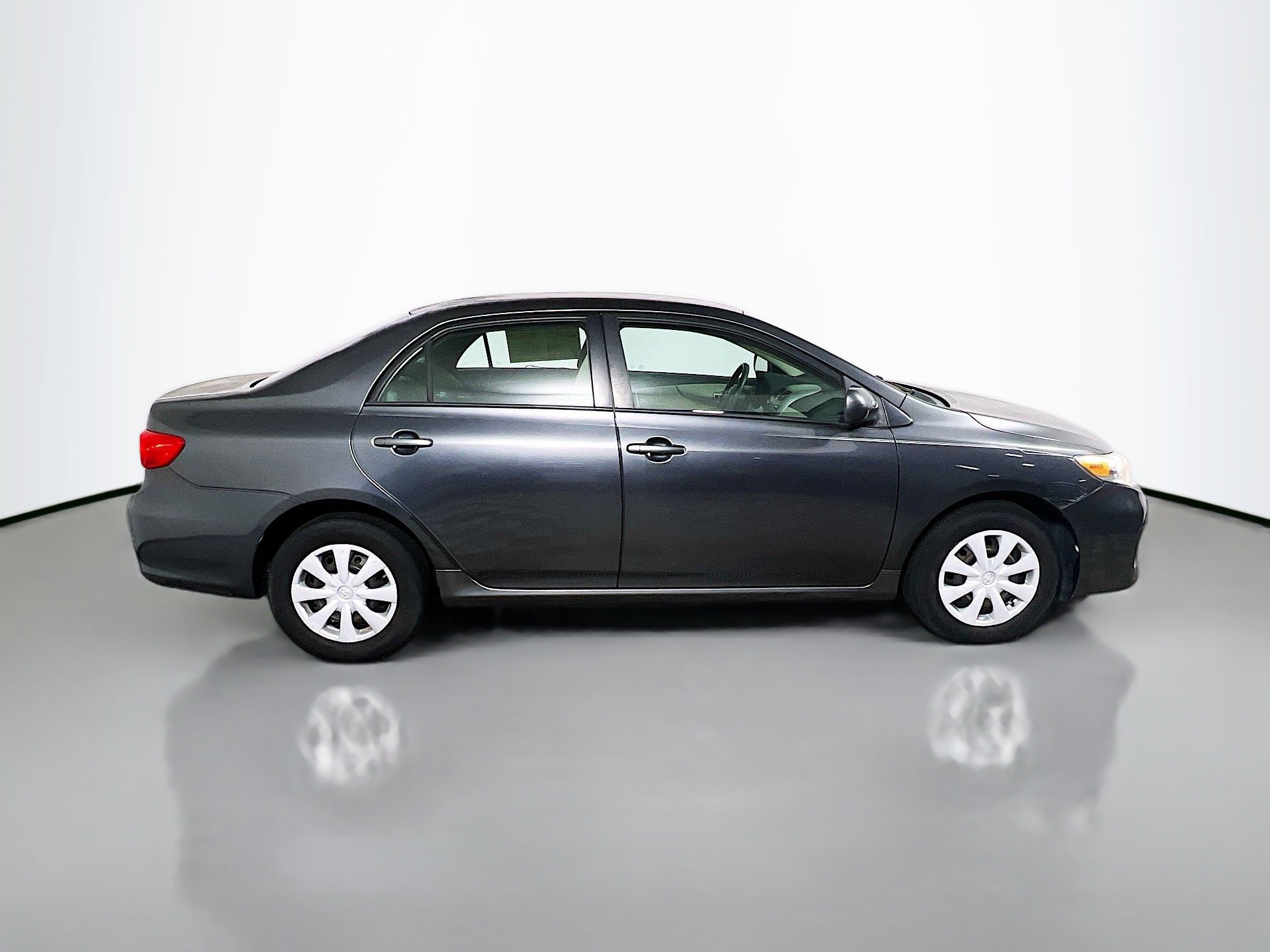Used 2011 Toyota Corolla LE FWD image 3