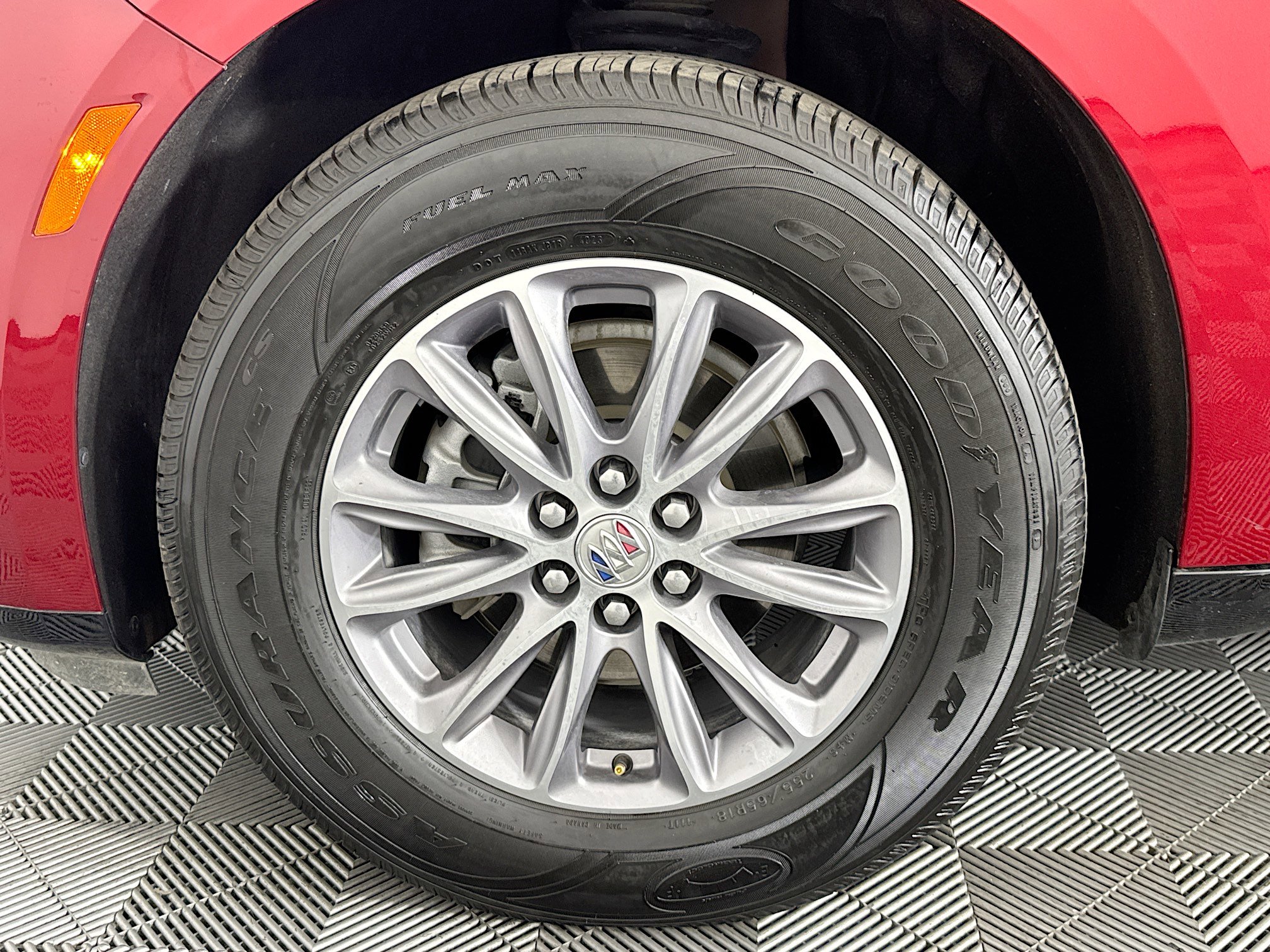 Used 2024 Buick Enclave Premium image 37