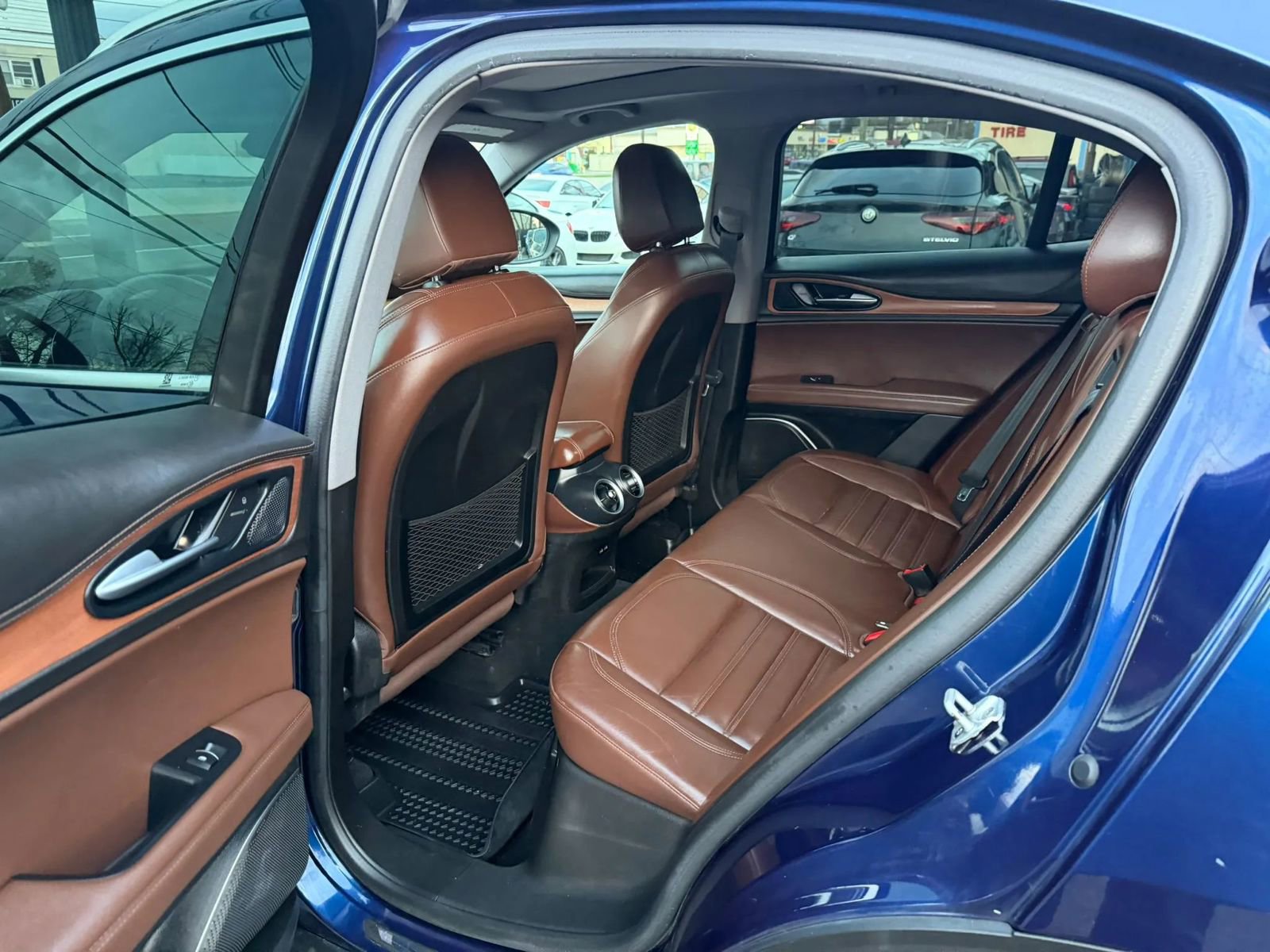 Used 2019 Alfa Romeo Stelvio Ti Lusso w/ Quick Order Package 22X Lusso image 17