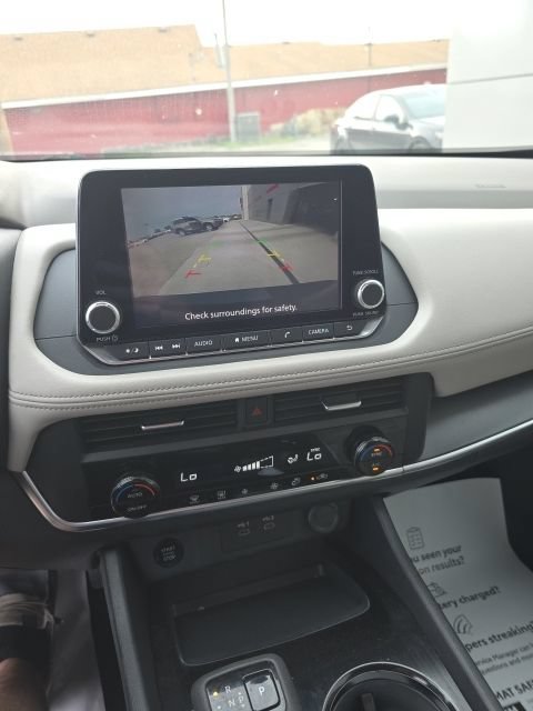 Used 2025 Nissan Rogue SV AWD/4WD image 16