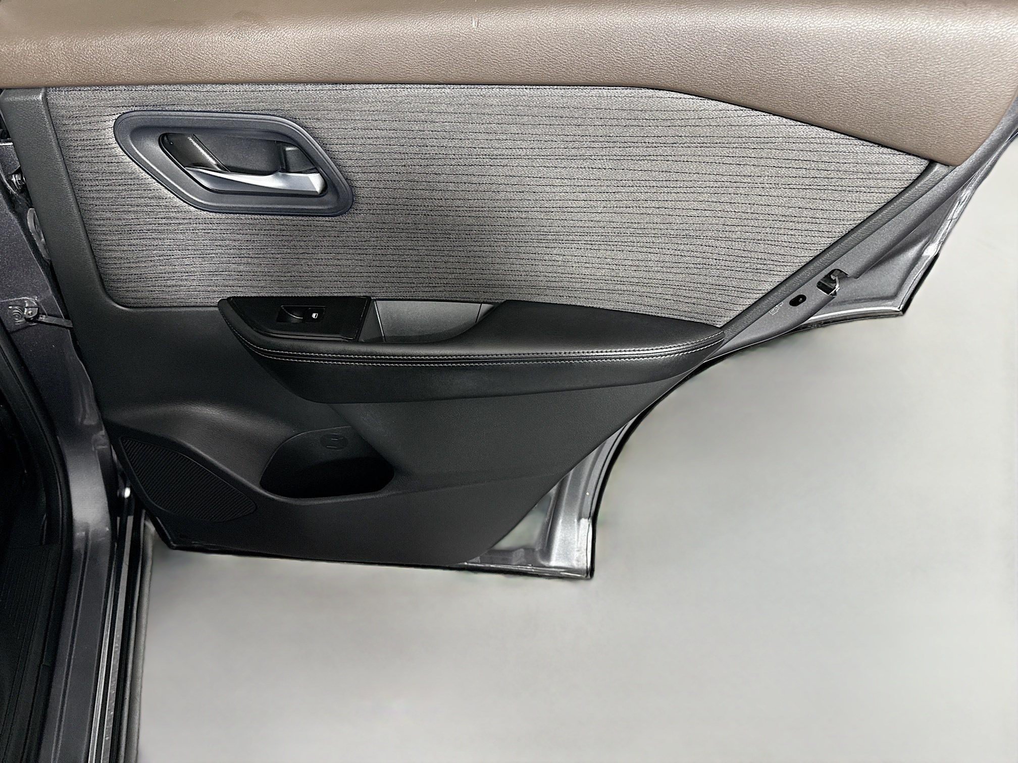 Used 2022 Nissan Rogue SV FWD image 28