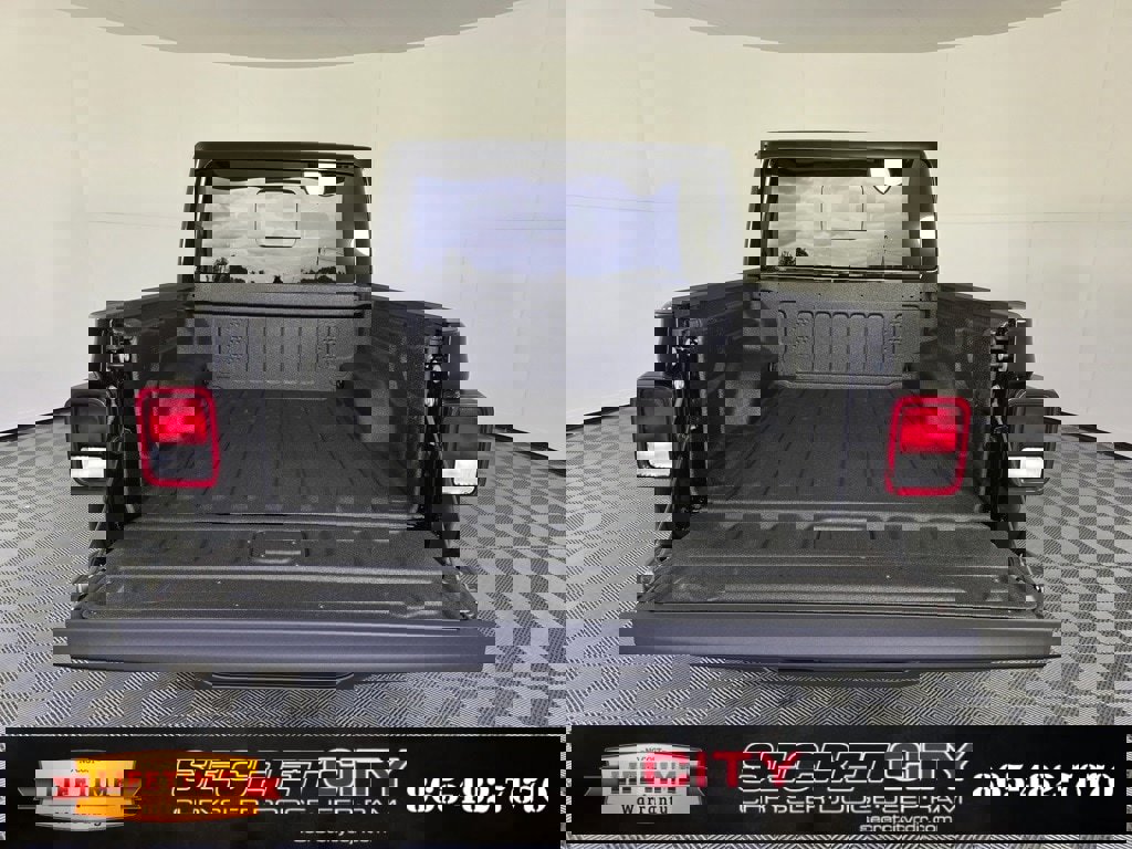 New 2025 Jeep Gladiator Sport image 29