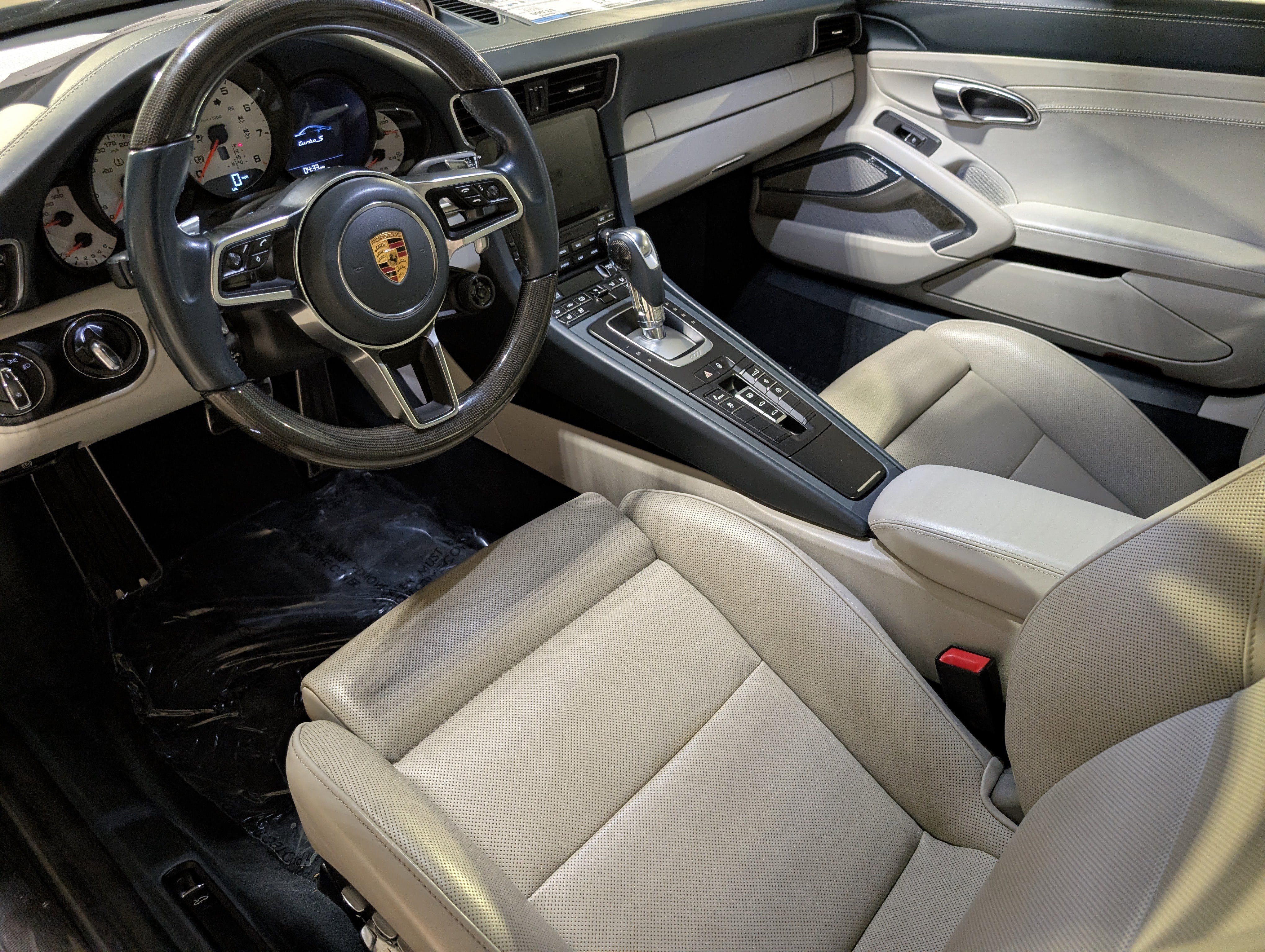 Certified 2017 Porsche 911 Turbo S image 4