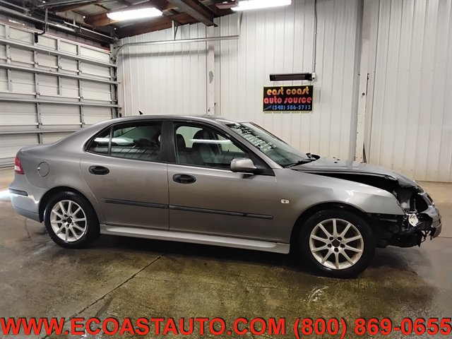 Used 2004 Saab 9-3 Arc FWD image 2