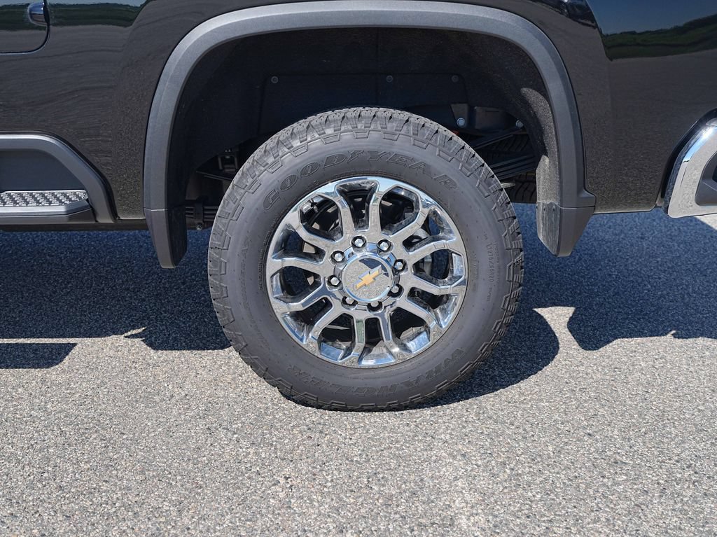Used 2026 Chevrolet Silverado 3500 LTZ w/ LTZ Plus Package AWD/4WD image 13