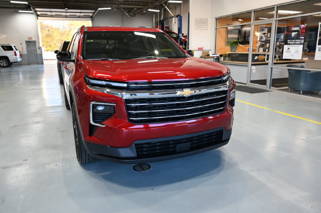 New 2027 Chevrolet Traverse LT w/ LPO, Floor Liner Package AWD/4WD image 3