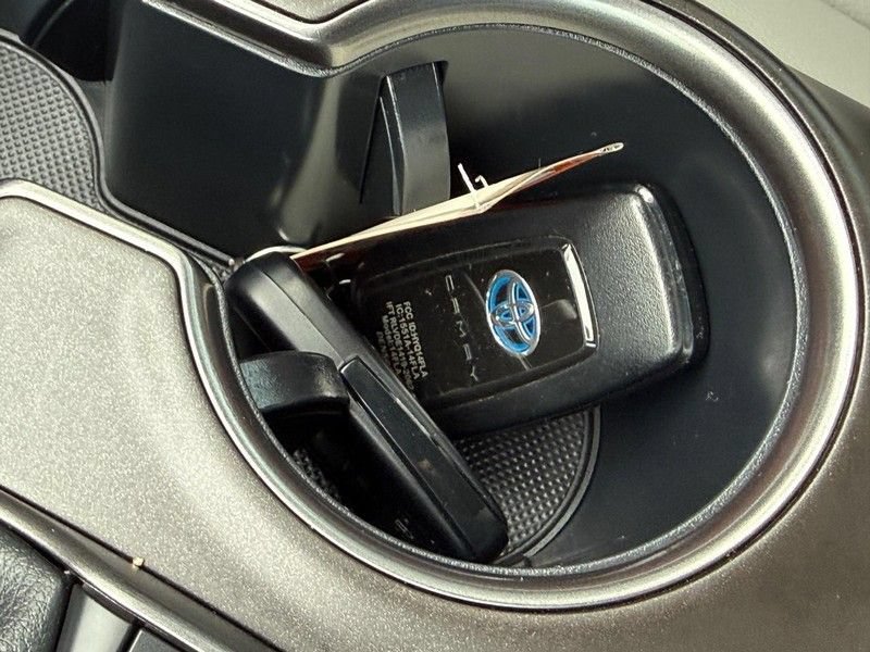 Used 2023 Toyota Camry SE w/ Audio Upgrade Package FWD image 30
