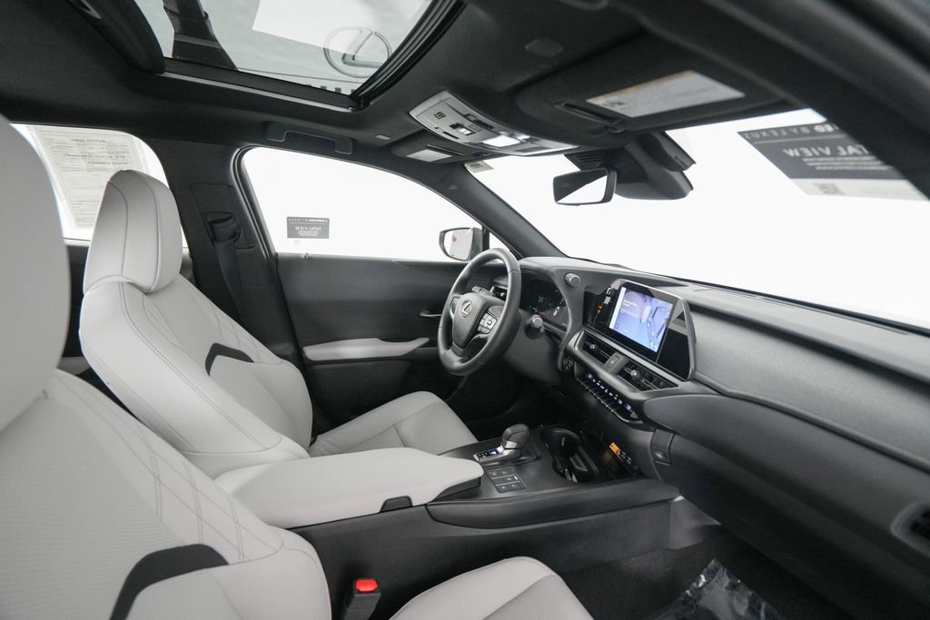 Certified 2025 Lexus UX 300h FWD w/ Accessory Package (Z2) image 20