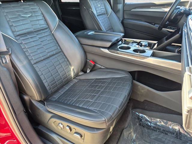 Used 2025 Cadillac Escalade ESV V AWD/4WD image 21