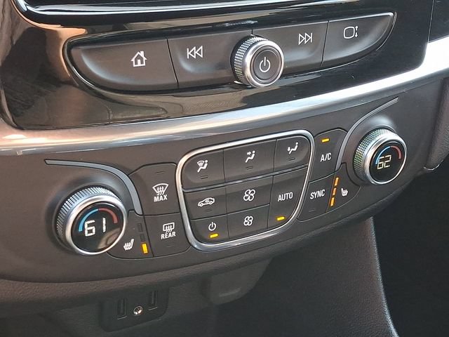 Used 2023 Chevrolet Traverse LT AWD/4WD image 18