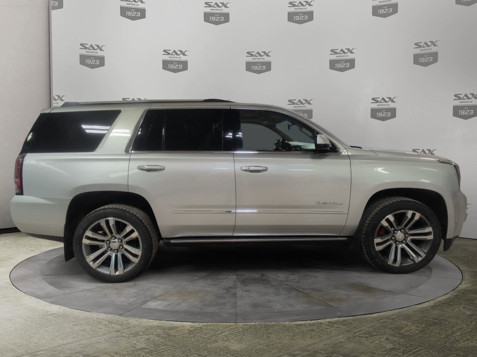 Used 2019 GMC Yukon Denali image 6