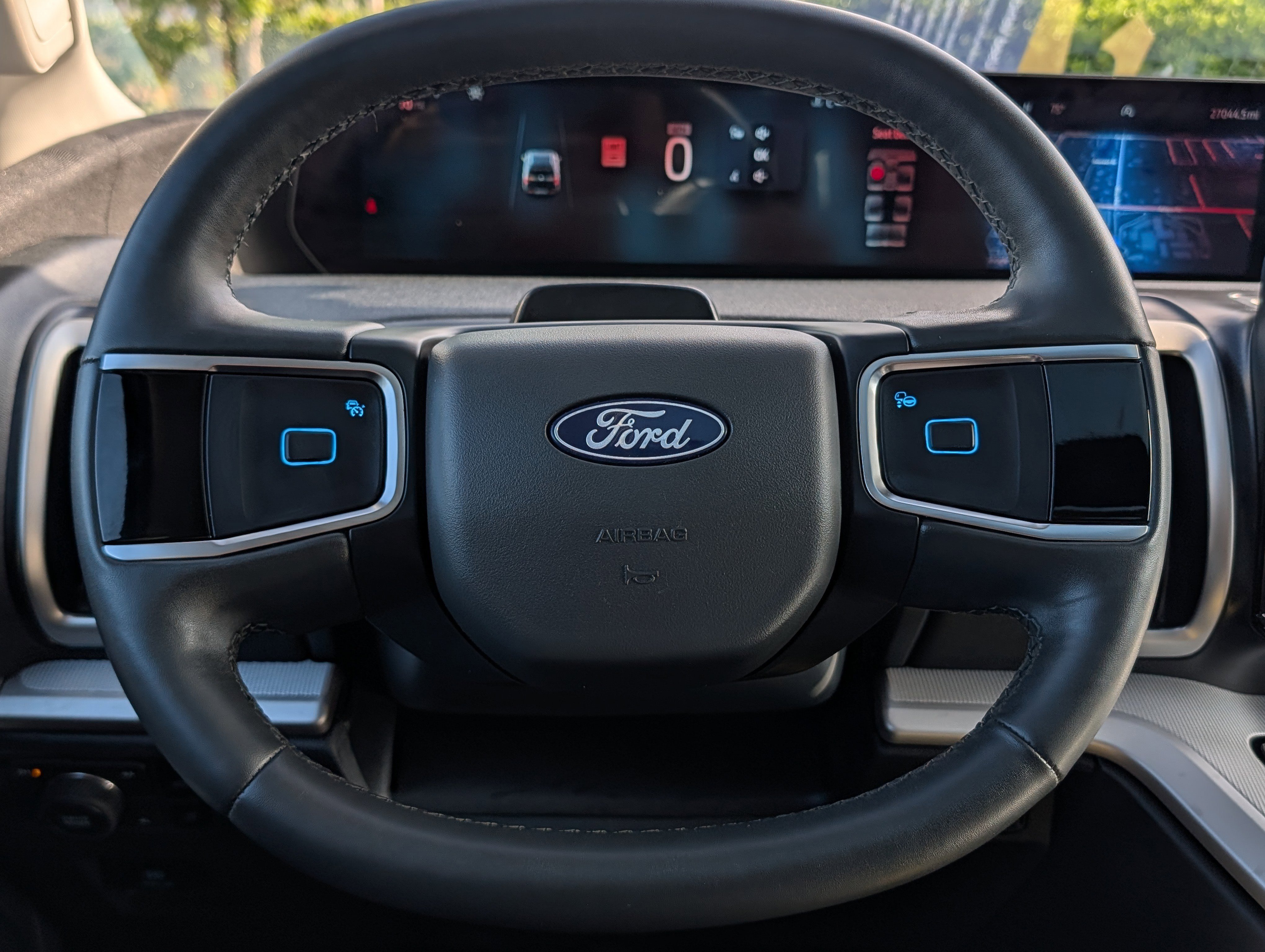 Certified 2025 Ford Expedition Active AWD/4WD image 31