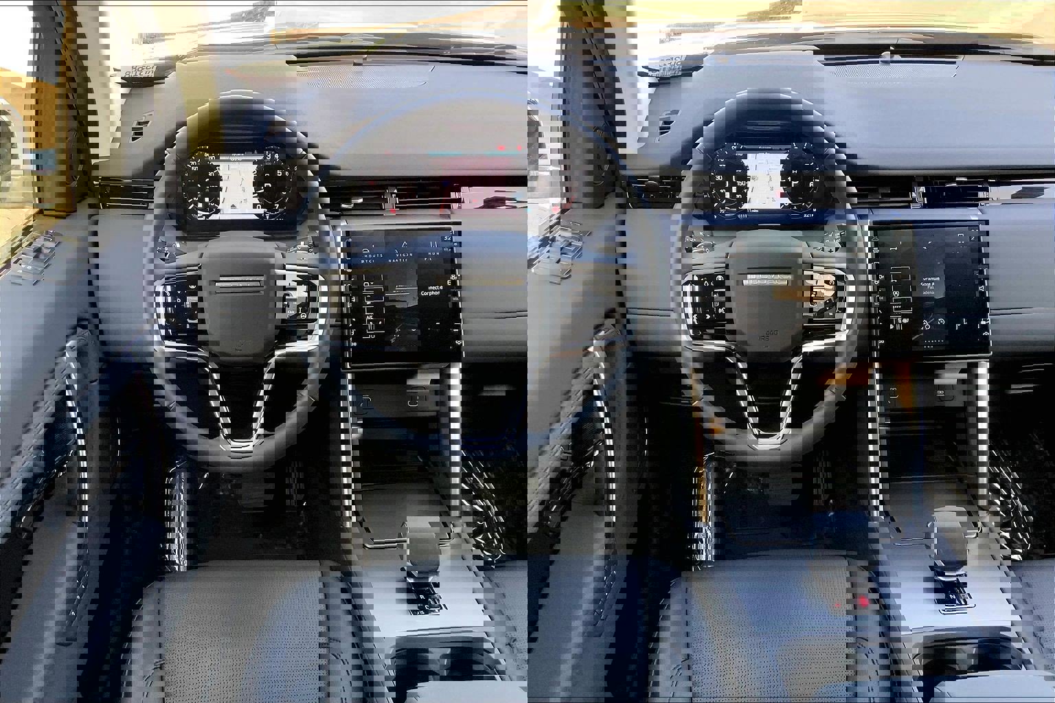 Used 2024 Land Rover Discovery Sport S image 5