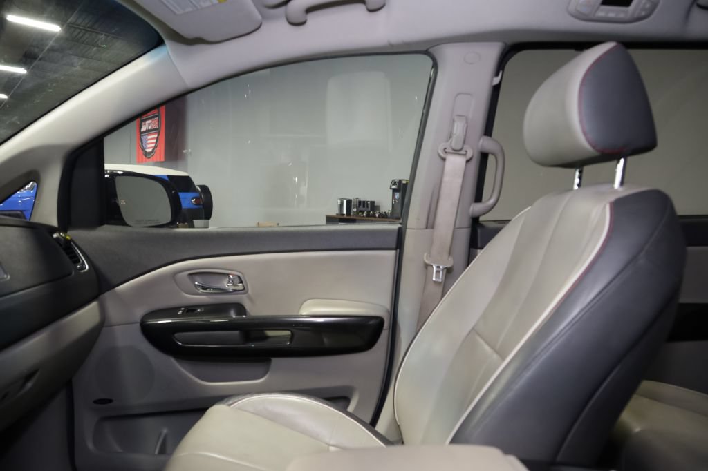 Used 2016 Kia Sedona SX FWD image 16