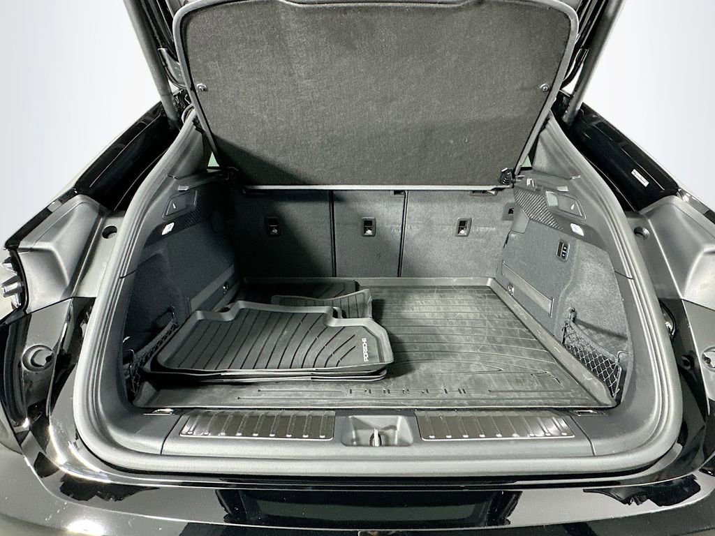 Used 2025 Porsche Macan Turbo Electric image 28