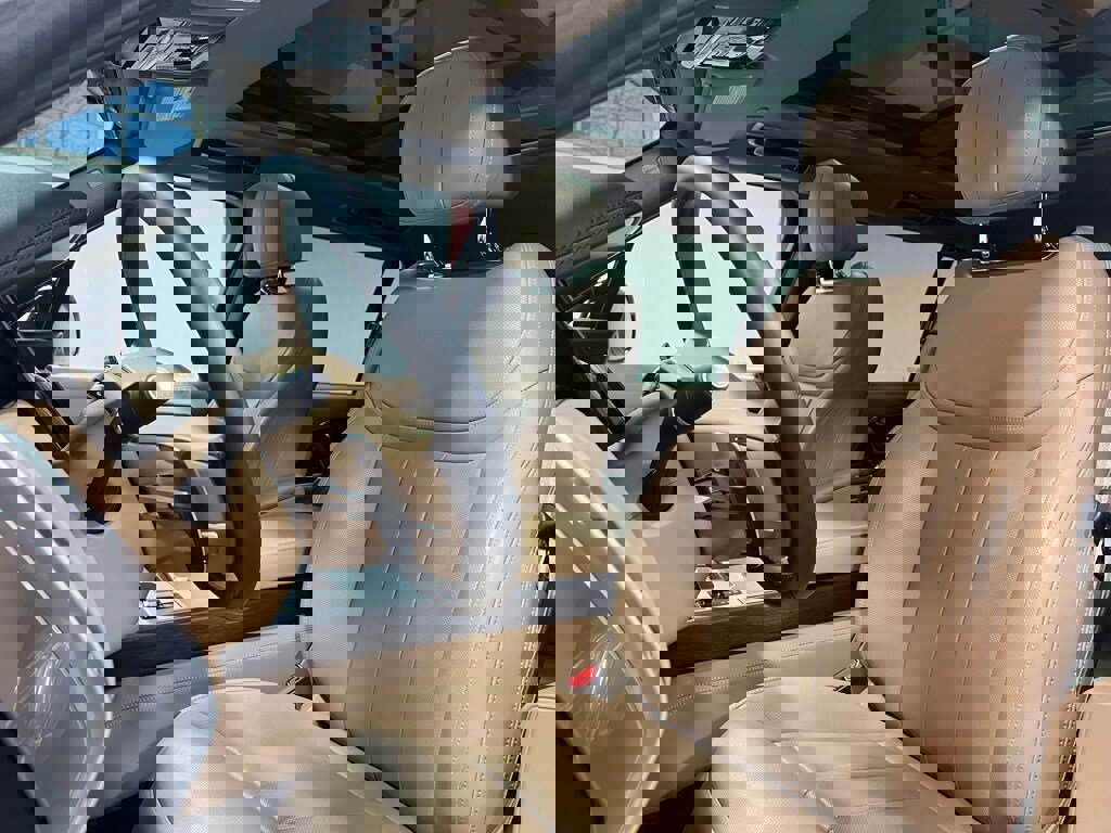 Used 2024 Land Rover Range Rover Long Wheelbase SE image 21