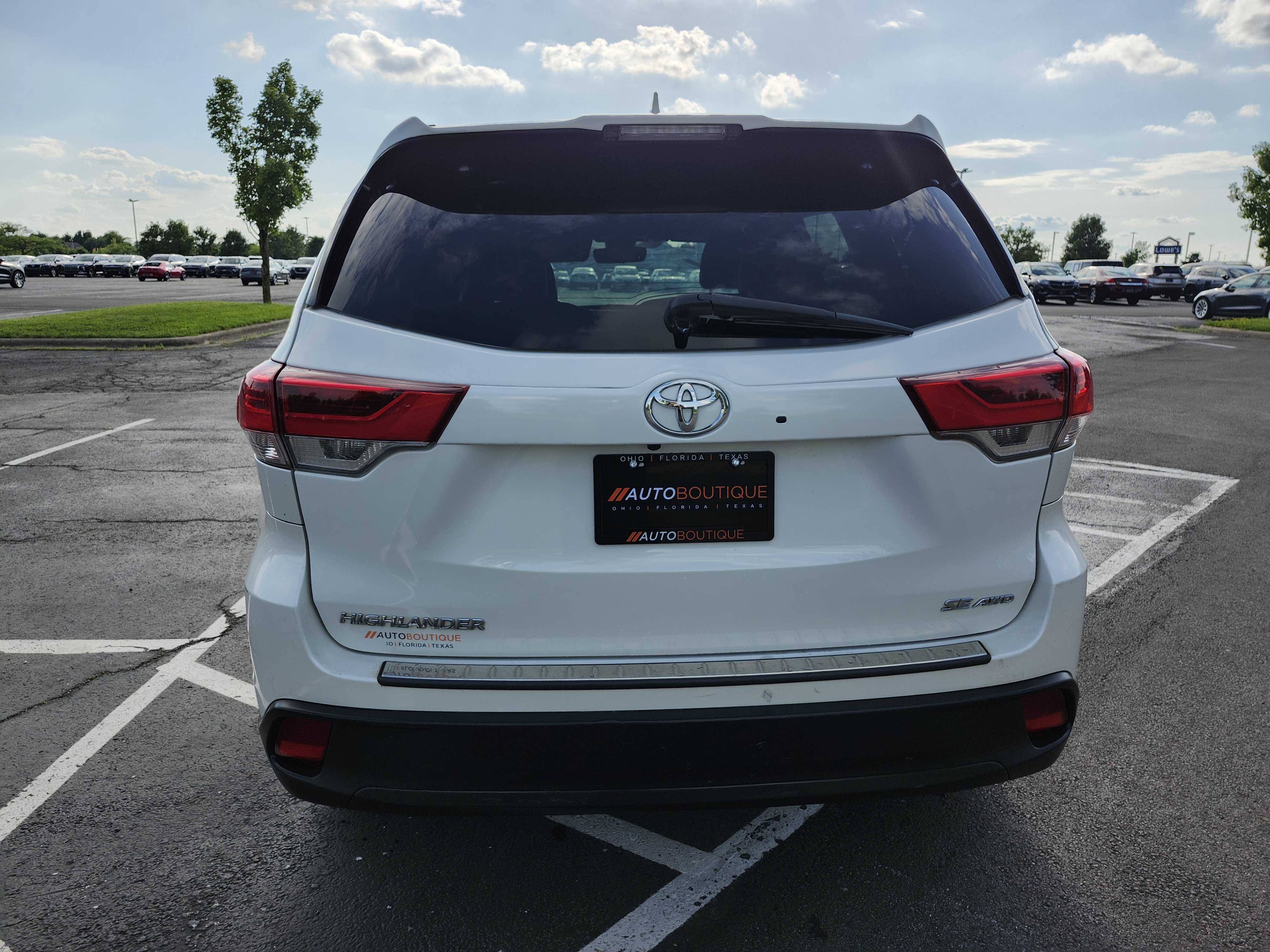 Used 2018 Toyota Highlander SE AWD/4WD image 17