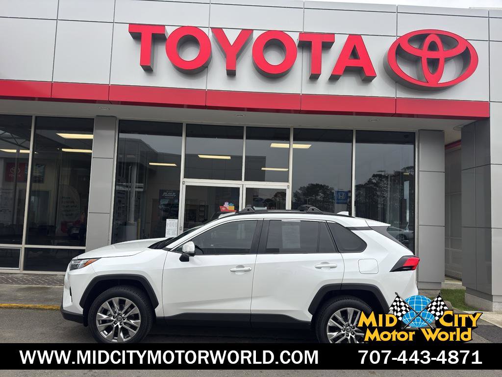 Used 2023 Toyota RAV4 XLE Premium image 1
