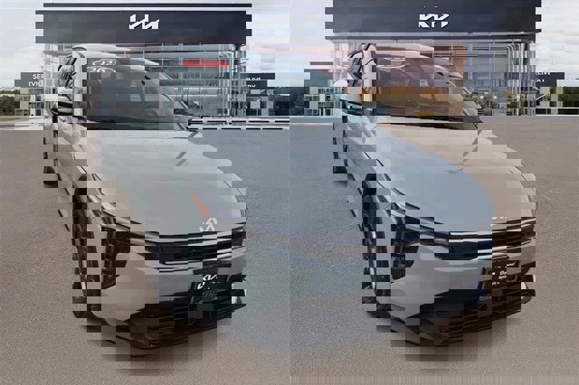 New 2025 Kia K4 LXS image 9