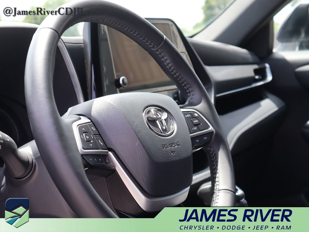 Used 2025 Toyota Highlander XSE AWD/4WD image 26
