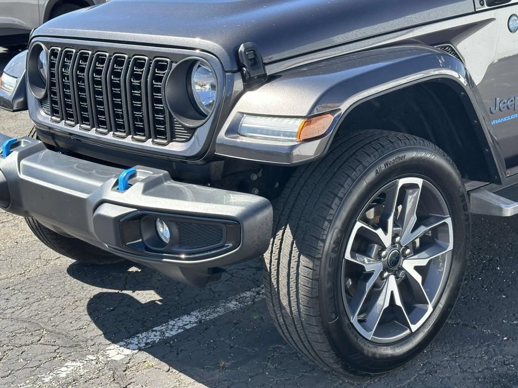 Used 2024 Jeep Wrangler Unlimited w/ Convenience Group AWD/4WD image 8
