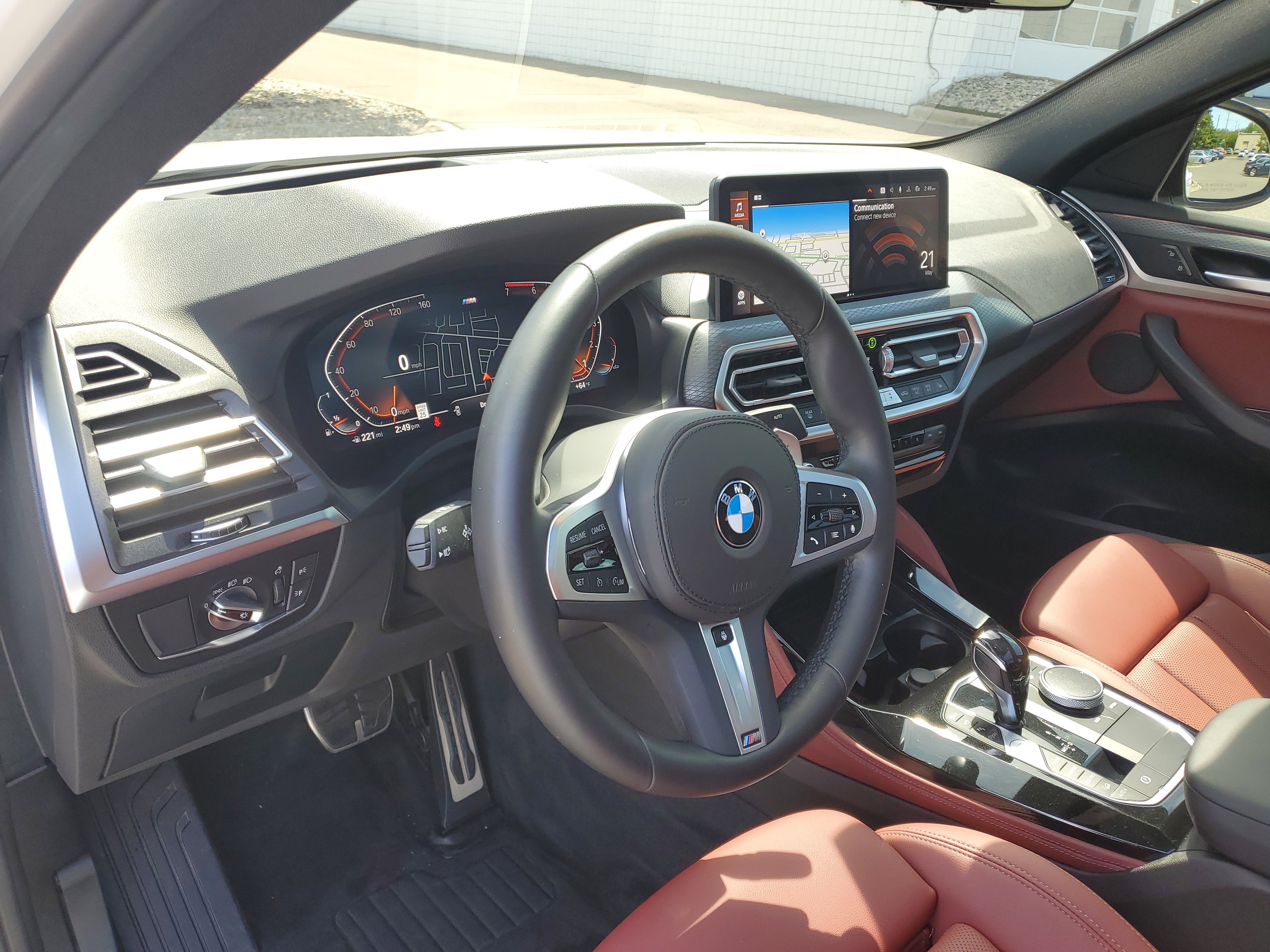 Certified 2025 BMW X4 xDrive30i w/ Premium Package AWD/4WD image 10