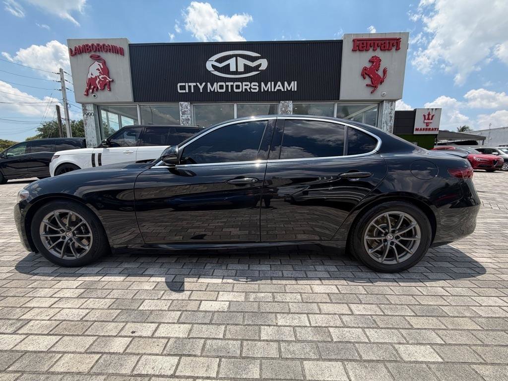 Used 2018 Alfa Romeo Giulia RWD image 5