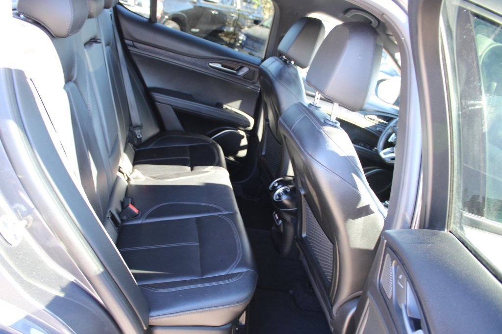 Used 2022 Alfa Romeo Stelvio Sprint image 32