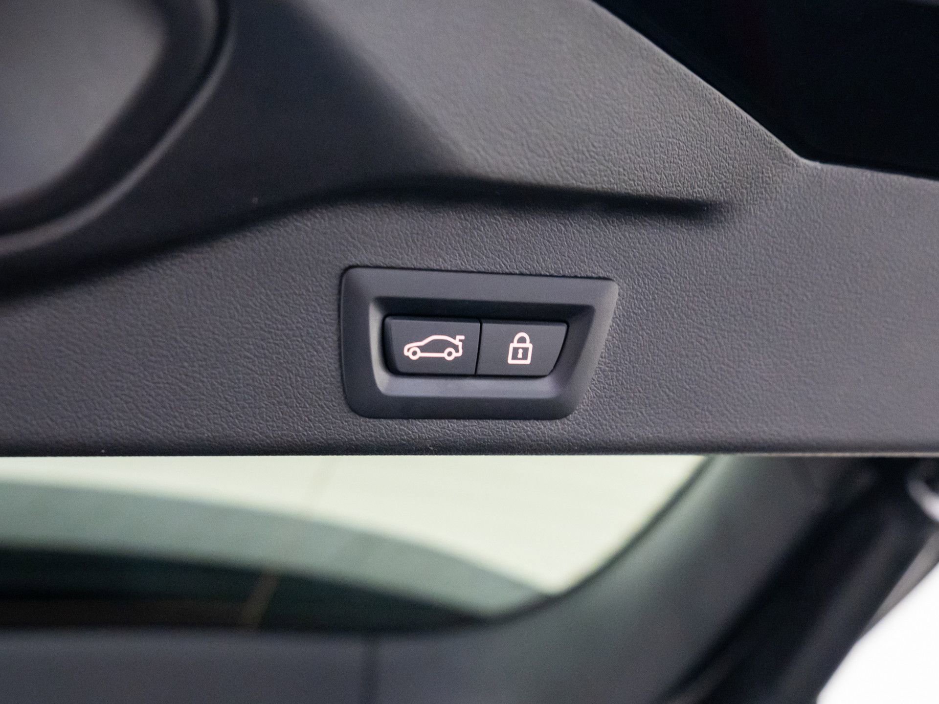 Used 2023 BMW X5 xDrive40i w/ Premium Package image 33