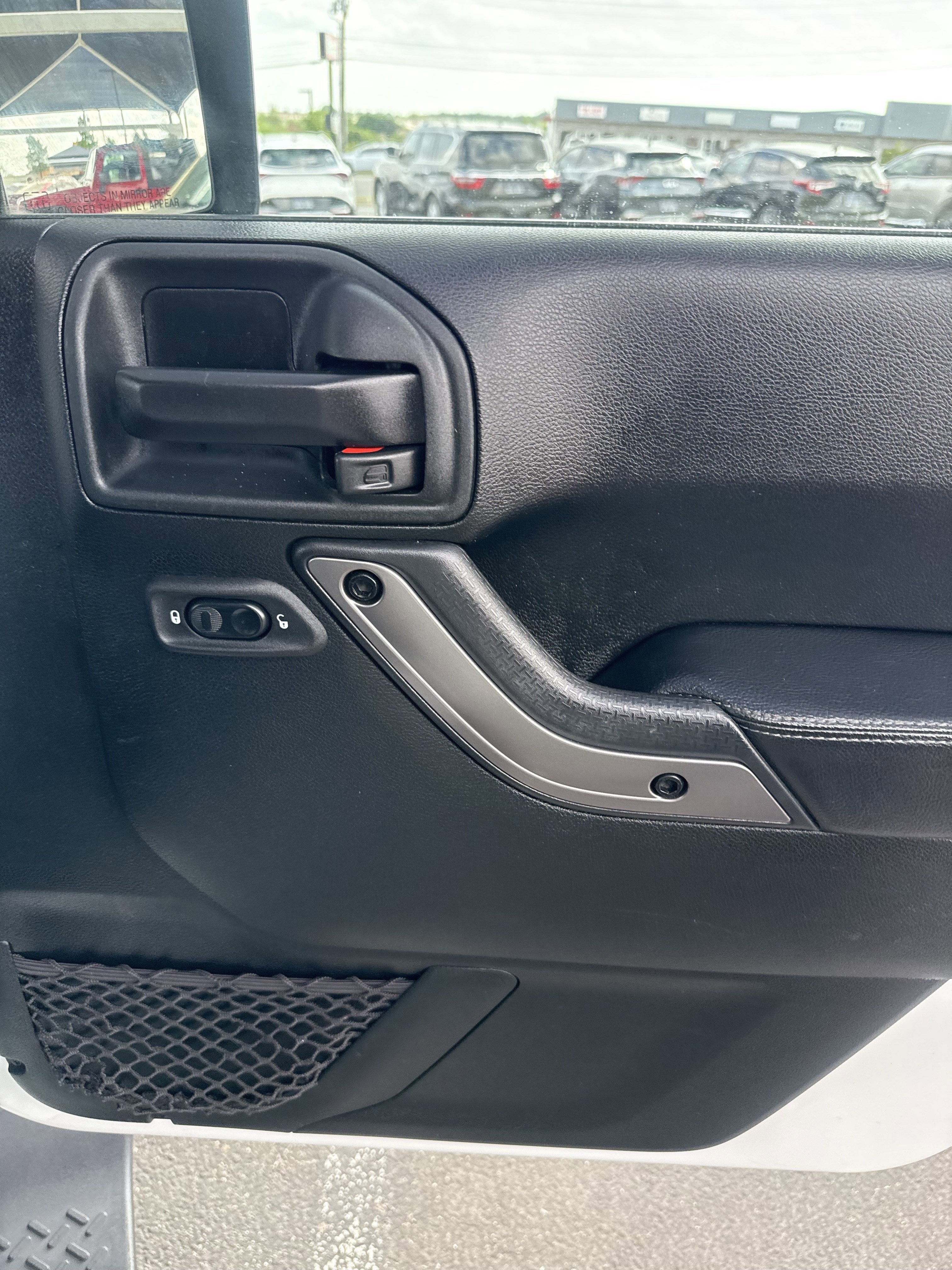 Used 2018 Jeep Wrangler Unlimited Sahara AWD/4WD image 32