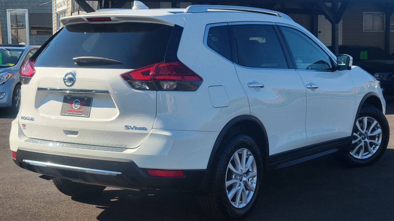 Used 2017 Nissan Rogue SV w/ SV Premium Package AWD/4WD image 6