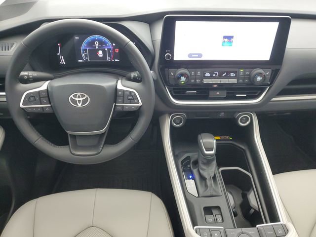 Used 2025 Toyota Grand Highlander AWD image 18