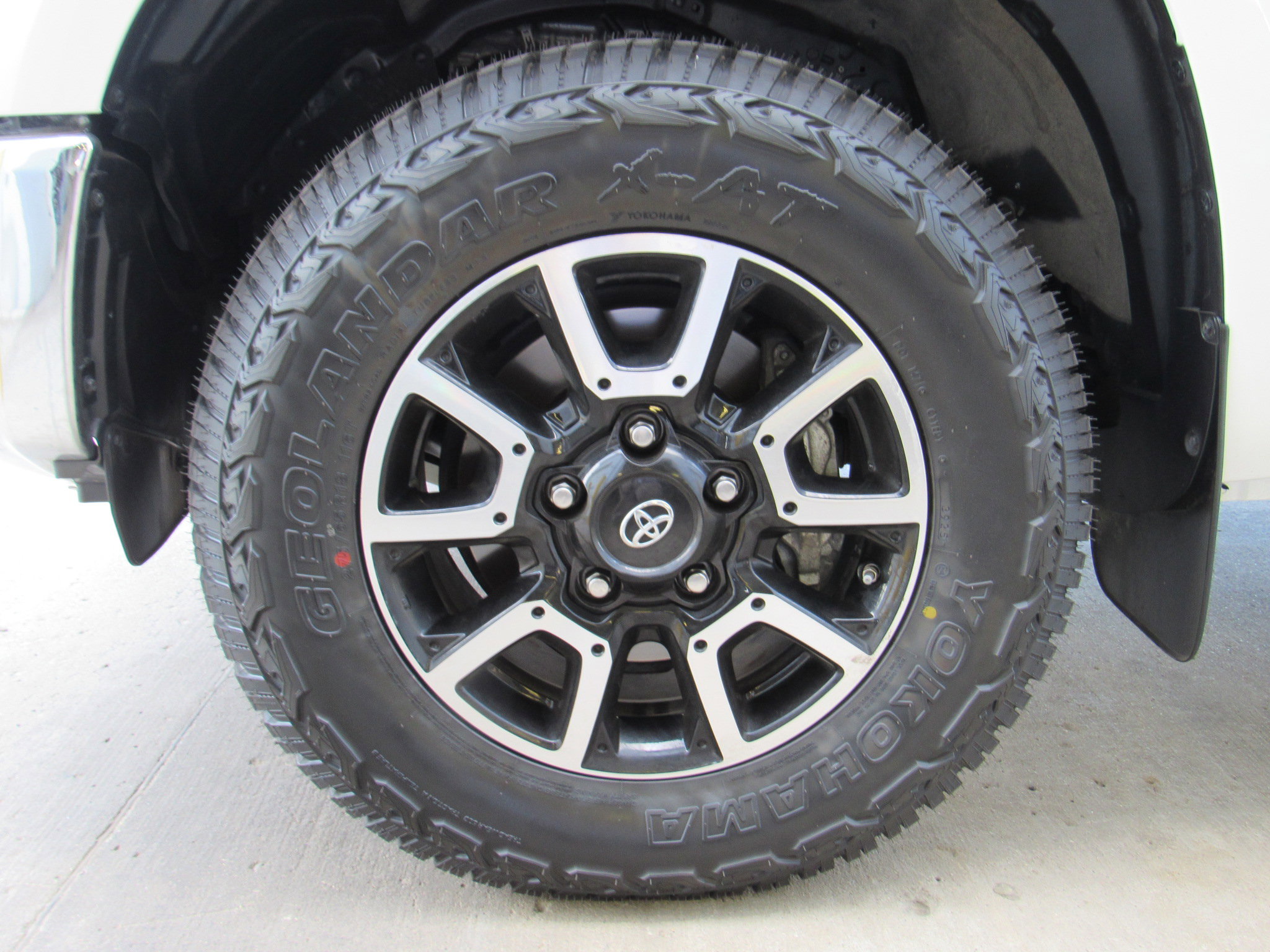 Used 2019 Toyota Tundra SR5 w/ TRD Off Road Package image 40