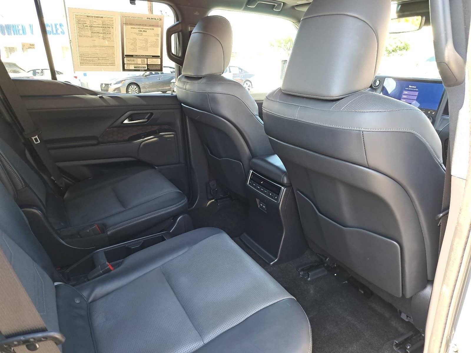 Used 2024 Lexus GX 550 w/ Cold Area Package AWD/4WD image 11