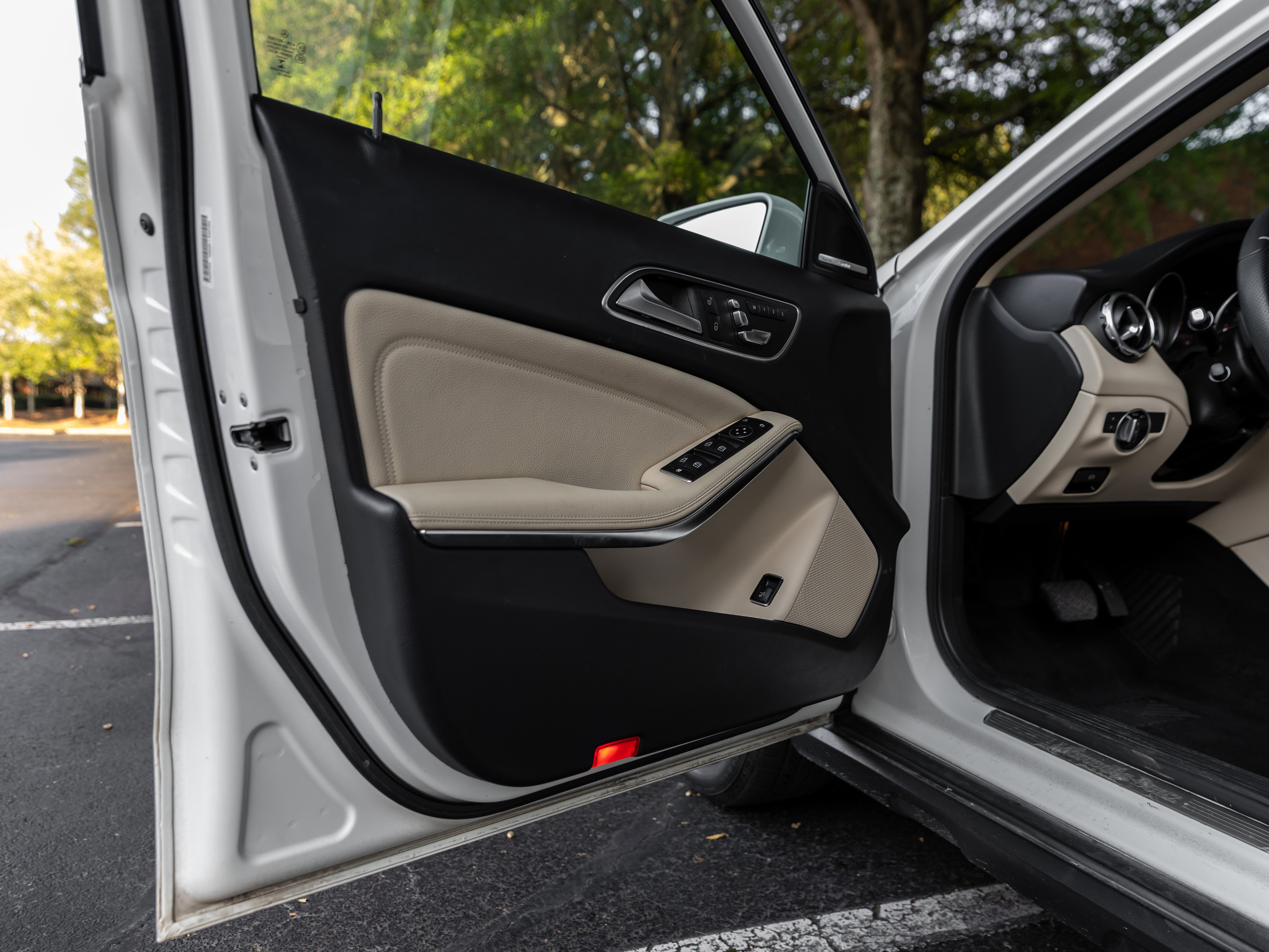 Used 2019 Mercedes-Benz GLA 250 4MATIC w/ Convenience Package image 31