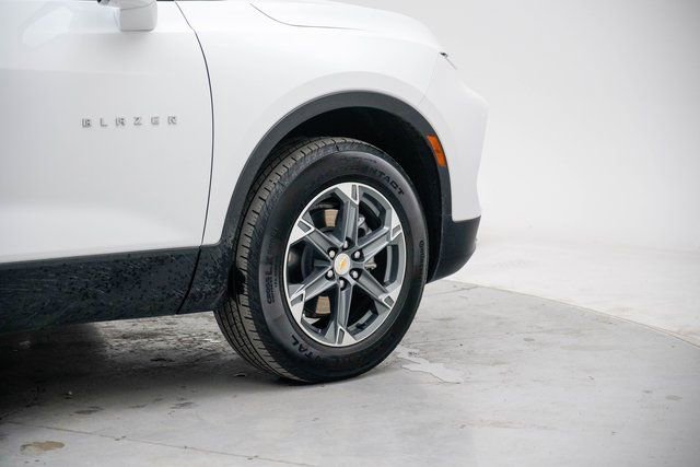 Used 2025 Chevrolet Blazer LT image 6