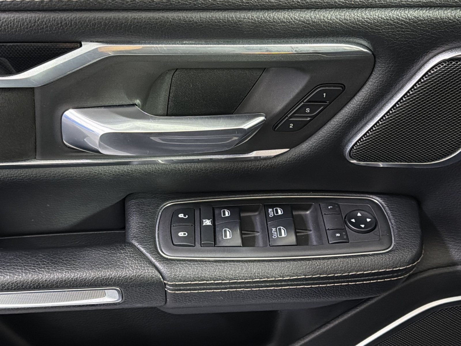 Used 2019 RAM 1500 Laramie AWD/4WD image 34