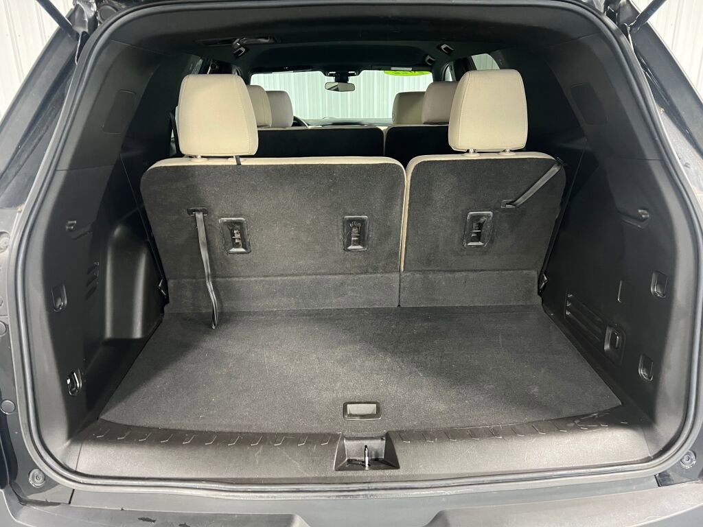 Used 2022 Chevrolet Traverse LS image 8