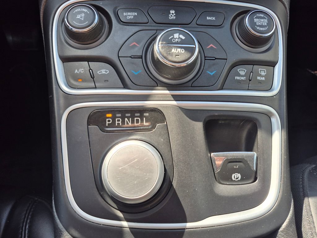 Used 2016 Chrysler 200 Limited Platinum w/ Comfort & Convenience Group image 16