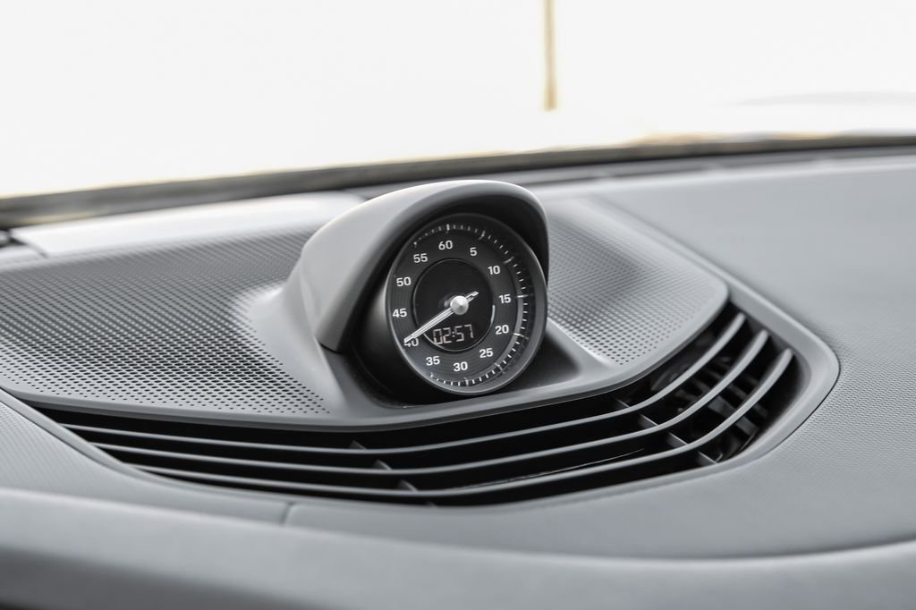 Used 2022 Porsche Taycan image 24