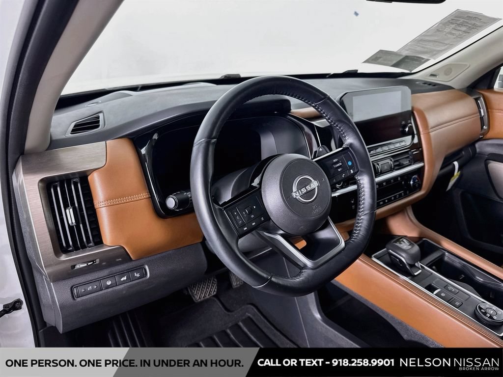 Certified 2024 Nissan Pathfinder Platinum w/ Cargo Package AWD/4WD image 9